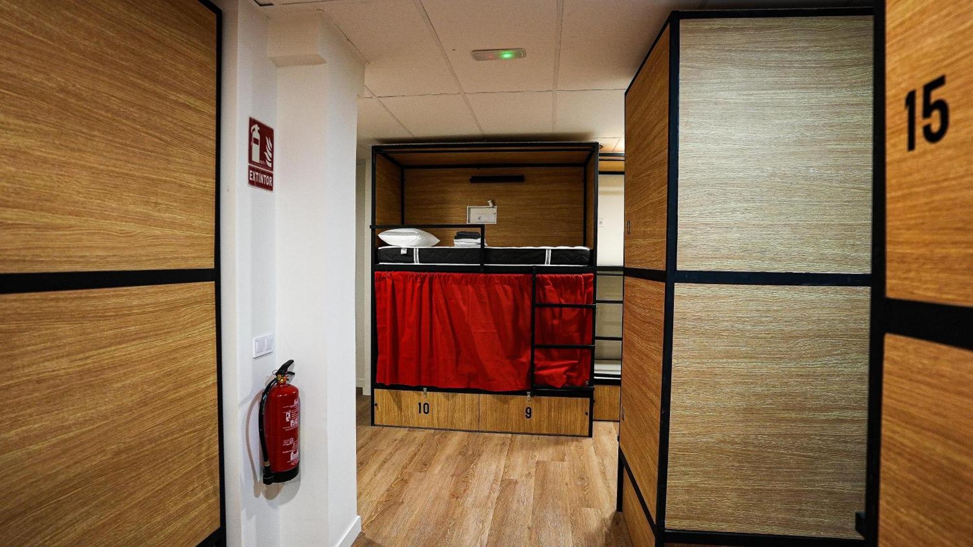Bunk Bed Mixed Dormitory Room
